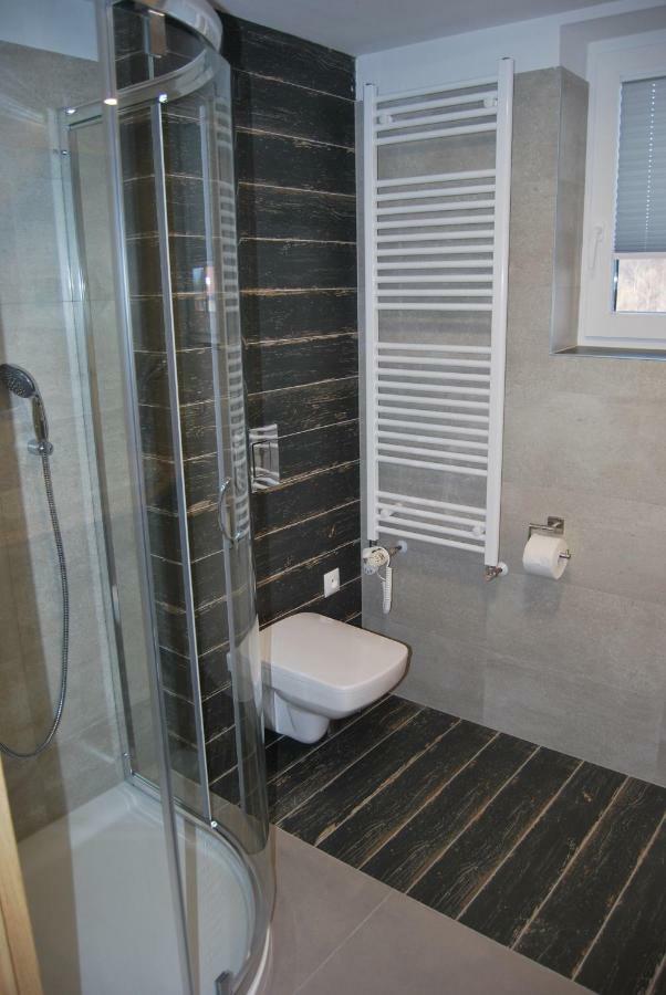 Apartament Rodzinny ชกลาร์สกา ปอเรมบา ภายนอก รูปภาพ