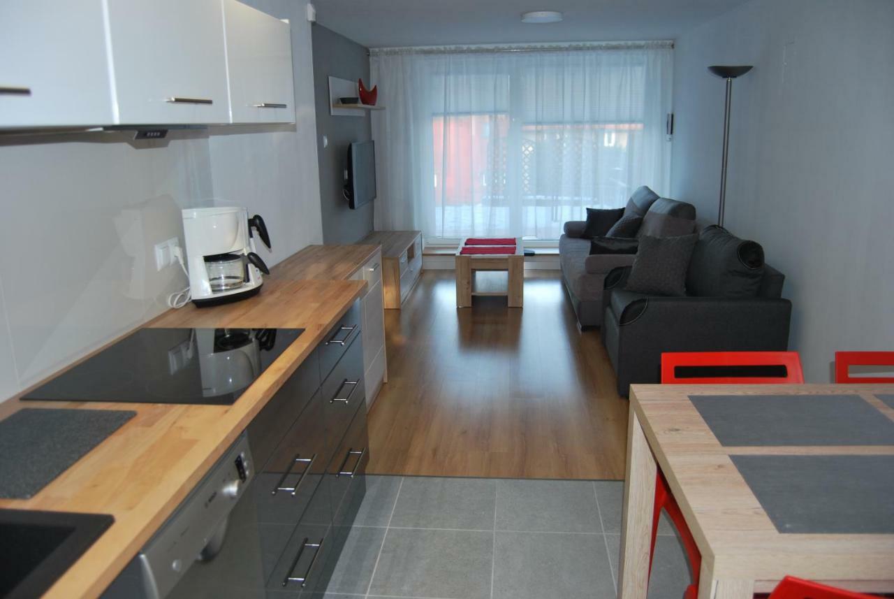Apartament Rodzinny ชกลาร์สกา ปอเรมบา ภายนอก รูปภาพ