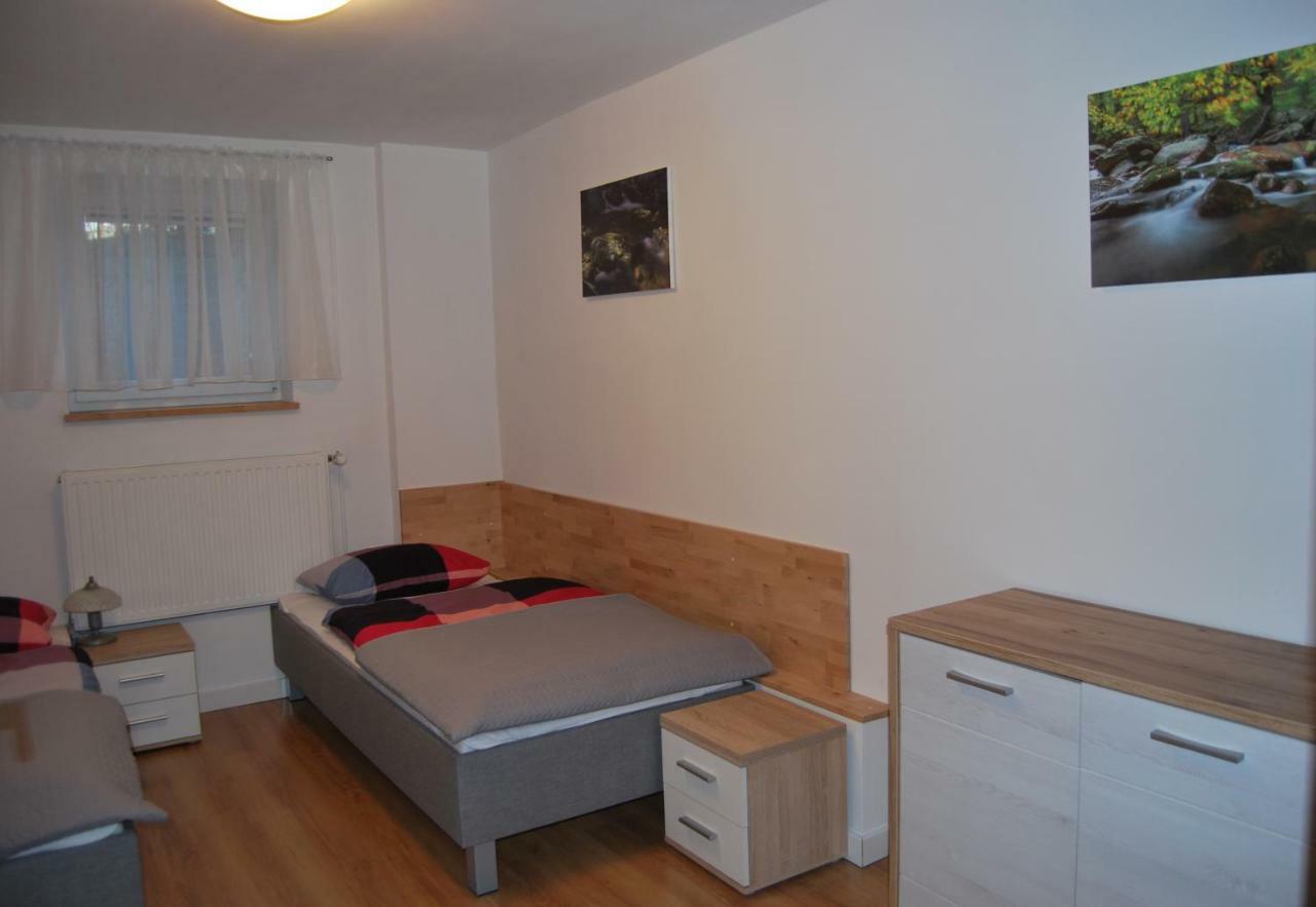 Apartament Rodzinny ชกลาร์สกา ปอเรมบา ภายนอก รูปภาพ