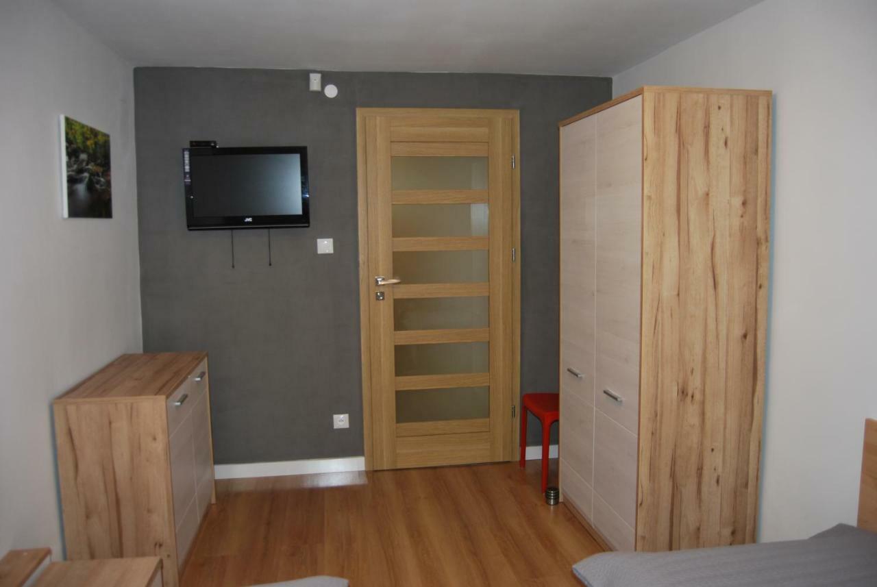 Apartament Rodzinny ชกลาร์สกา ปอเรมบา ภายนอก รูปภาพ